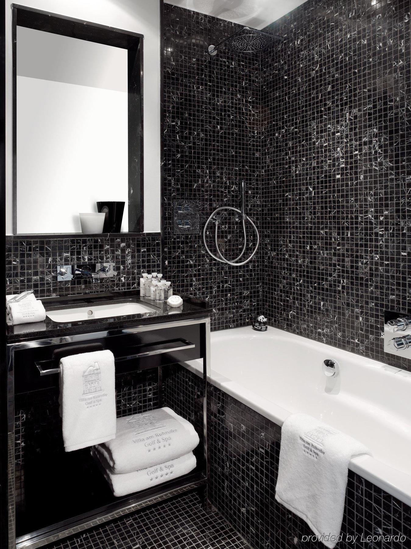 Boutique Hotel Villa Am Ruhrufer Golf & Spa มึลไฮม์ อันแดร์ รัวร์ ภายนอก รูปภาพ