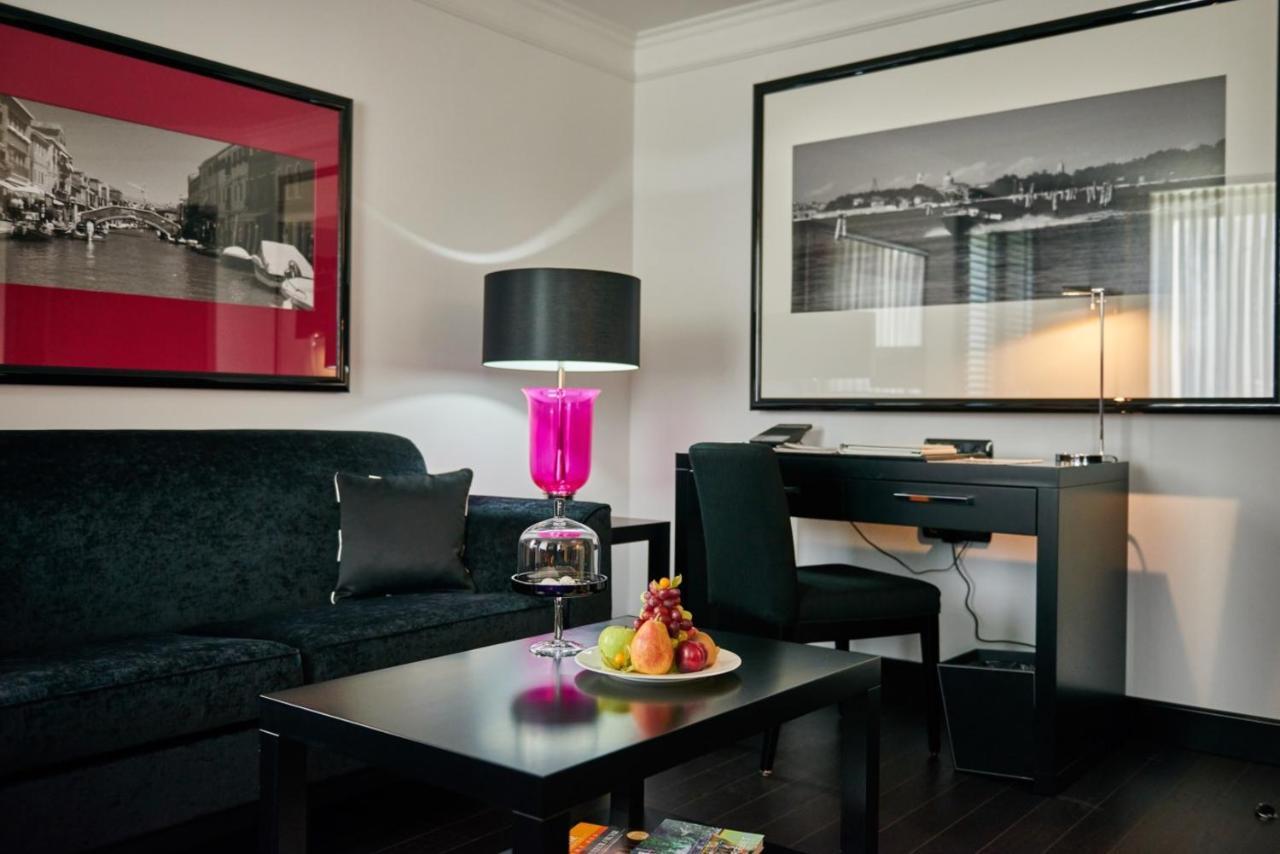 Boutique Hotel Villa Am Ruhrufer Golf & Spa มึลไฮม์ อันแดร์ รัวร์ ภายนอก รูปภาพ